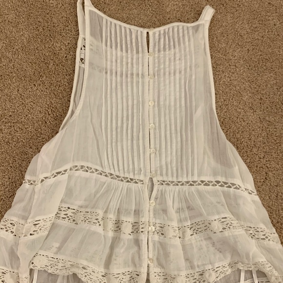 White sleeveless blouse - Picture 2 of 2